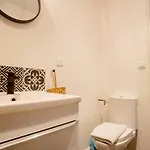 Quiet Apartment, Lively Area,next To Eiffel Tower. Διαμέρισμα