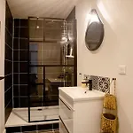 Quiet Apartment, Lively Area,next To Eiffel Tower. Διαμέρισμα *