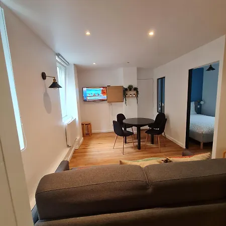 Διαμέρισμα Quiet Apartment, Lively Area,next To Eiffel Tower. *