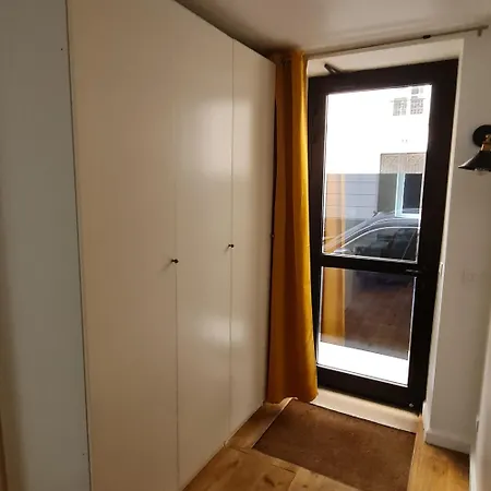 Quiet Apartment, Lively Area,next To Eiffel Tower. Paris