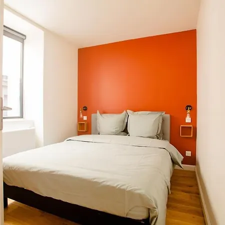 Apartment Quiet Apartment, Lively Area,next To Eiffel Tower. Paris