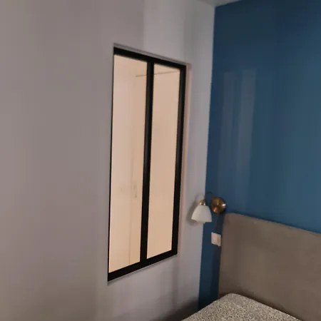 Quiet Apartment, Lively Area,next To Eiffel Tower. *