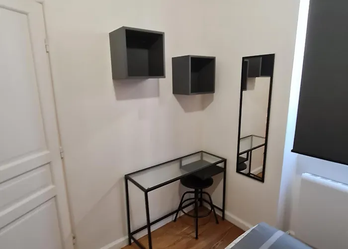 Quiet Apartment, Lively Area,next To Eiffel Tower. Apartman Párizs