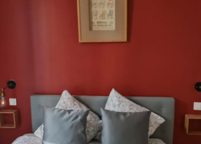 Quiet Apartment, Lively Area,next To Eiffel Tower. * Paris
