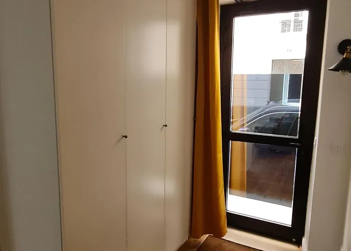 Quiet Apartment, Lively Area,next To Eiffel Tower. Párizs